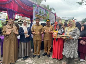 Asisten 1 Bidang Pemerintahan Setda Kabupaten Kampar, Ahmad Yuzar Buka Operasi Pasar Murah Di Depan Kantor Camat Bangkinang Kota