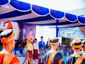 Pawai Ta’aruf MTQ ke-XLII Provinsi Riau, Kampar Berada Nomor Urut Pertama Melintas Di Hadapan Gubri.