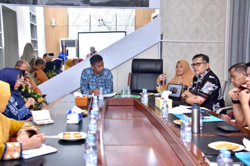 PJ Bupati diwakili Plh Sekda Kampar Pimpin Rapat terkait Pawai dan Stand Bazar MTQ ke-42 Riau 2024