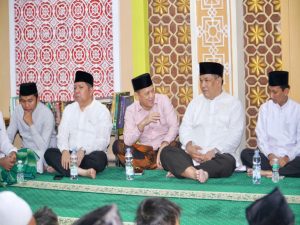 Pj Bupati Kampar Bersama Pj Gubernur Riau Safari Ramadhan di Masjid Jami’ Haqqul Yaqin Desa Tarai Bangun.