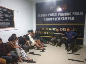 11 Remaja Di Kelurahan Langgini Di Grebek Warga, Satpol PP Kampar Langsung Amankan 11 Remaja Tersebut