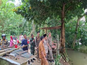 Tim Yustisi Kabupaten Kampar Melaksanakan Penertiban terhadap Pertambangan Galian Golongan C di Desa Kumantan