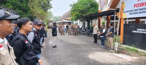 Satpol PP Kampar Ikuti Apel Siaga Dan Bekerja Sama Dengan Bawaslu Untuk Menertipkan APK