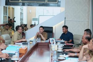 Hambali Pimpin Rapat Persiapan Penyusunan Laporan Kinerja Triwulan II Pj Bupati Kampar.