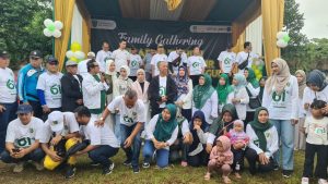 Meriah, Milad ke-61 Fakultas Hukum UIR, Rektor Sumbang Suara Emas di Family Gathering