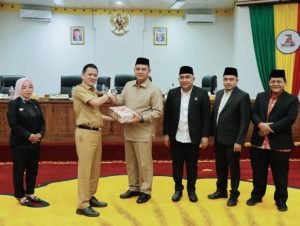 Pj Bupati Kampar Hambali Sampaikan 2 Rancangan Peraturan Daerah Kabupaten Kampar Tahun 2024.