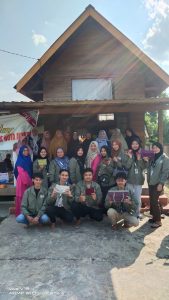 Mahasiswa KKN UMRI Memberikan Nilai Positif Kepada Kelompok PEKKA Salo Timur