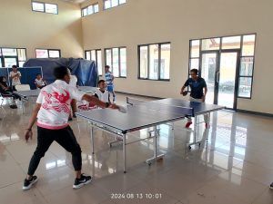 Adu Strategi Pertandingan Tenis Meja Di Tingkat Kecamatan Dalam Rangka Perayaan HUT RI Ke- 79