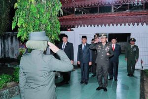Pj Sekda Kampar Ikuti Apel Kehormatan dan Renungan Suci di TMP Kusuma Eka Bakti, Pukul 00:00 wib