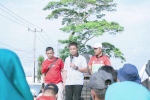 PJ Sekda Kampar Ahmad Yuzar Membuka Acara Jalan Santai di Desa Rimbo Panjang Sempena HUT Kemerdekaan RI