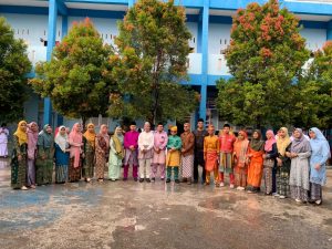 Yayasan Darel Fadhilah Pekanbaru Gelar Upacara Bendera Dipimpin Langsung Kepala Madrasah MTS Fadhilah Pekanbaru, Ustadz Muhammad Fadhil, M.Pd.