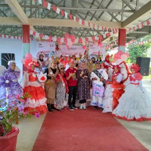 DLH Kampar Gelar Lomba Fashion Show Bahan Daur Ulang Sampah