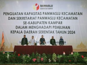 Ketua Bawaslu Kabupaten Kampar Buka Kegiatan Penguatan Kapasitas Panwaslu Kecamatan dan Sekretariat Panwaslucam Se-Kabupaten Kampar.