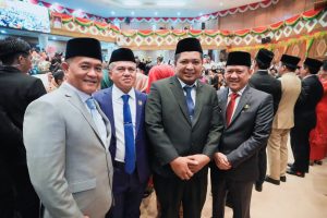 PJ Bupati Kampar Hadiri Rapat Paripurna DPRD Provinsi Riau Acara Pengucapan Sumpah Anggota DPRD Provinsi Riau Periode 2024-2029