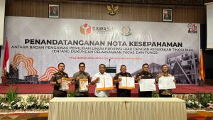 Sukseskan Pilkada, Bawaslu dan Kejari Kampar Teken MoU