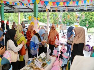 Bunda Paud Kab. Kampar Ricana Djayanti Hambali Buka Secara Langsung Kegiatan Praktek Program P5 Paud Terpadu Pertiwi Bangkinang Kota.