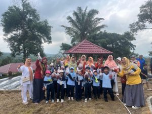 Bunda PAUD Kabupaten Kampar Kunjungi Kebun Cabe Agrowisata Stanum Bangkinang Bersama Anak-Anak TK Pertiwi