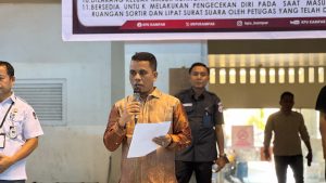 Sebelum Dimulai Sorlip Surat Suara, Ketua KPU Kampar Berikan Arahan dan Minta Petugas Patuhi SOP