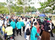 Sempena HUT Kampar -75 Ribuan Masyarakat Padati Lapangan Pelajar untuk Dapatkan 4 Unit Sepeda Motor dan Ratusan Doorprize Menarik Lainnya