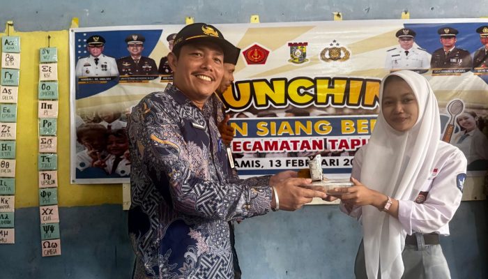 Program Makan Siang Bergizi di SMAN 2 Tapung Berjalan Lancar