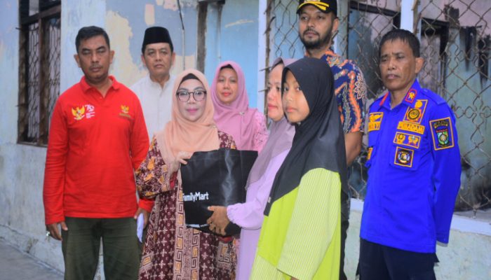 Wakil Bupati Misharti Dari Bandara Langsung Kunjungi Bantu Korban Bencana Kebakaran