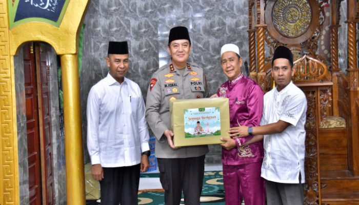 Bupati Kampar Dampingi Safari Ramadhan Kapolda Riau di Desa Pulau Lawas Bangkinang