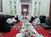 Hari Pertama Buka Puasa, Sekda Kampar Hambali Undang Imam Mesir Syaikh M Ali Ibrahim di Rumah Dinas
