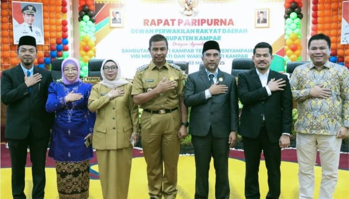 Rapat Paripurna DPRD Kampar, Bupati Ahmad Yuzar Sampaikan Visi dan Misi untuk Kemajuan Daerah