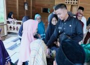Bupati Kampar Ahmad Yuzar Kunker Serta Salurkan Sembako Kepada Masyarakat Pelosok Desa