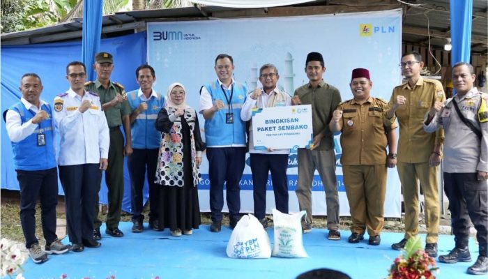 Wabup Hadiri Penyalaan Listrik Serentak Light Up The Dream di Desa Tarai Bangun