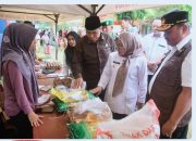 Wakil Bupati Kampar Misharti Gelar Operasi Pasar Murah Desa Bina Baru   