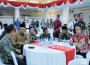 Bupati Kampar Ahmad Yuzar Hadiri Kenal Pamit Kapolda Riau di Balai Serindit Gedung Daerah Riau   