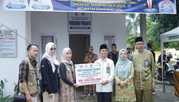 Zakat Mal Rp.500 Juta Dari RS Awal Bros Group, Wabup Kampar Berharap Baznas Salurkan Kepada Masyarakat Benar Tepat Sasaran   