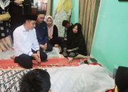 Bupati Kampar Ahmad Yuzar Melayat ke Rumah Duka Alm. Sukarman Ucapkan Turut Berduka Cita