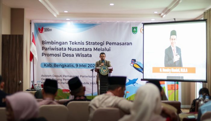 Hendry Munief Siap Berkolaborasi Kembangkan Pulau Rupat dan Desa Wisata dengan Bupati Kasmarni
