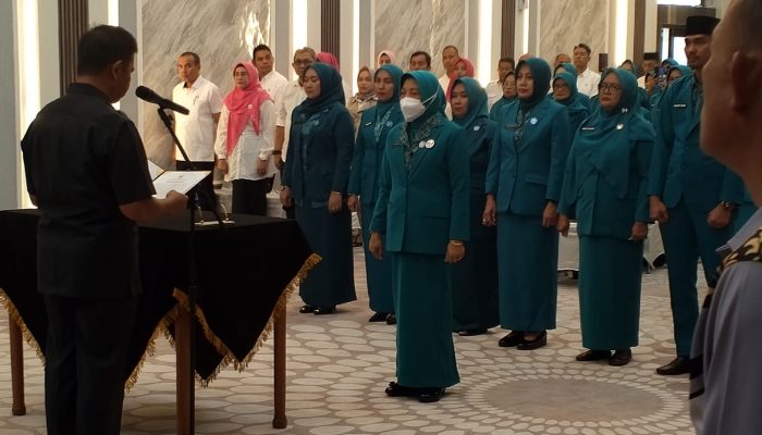 Dikukuhkan dan Dilantik Sebagai Wakil Ketua 2 TP PKK Kampas, Zumrotun : Sinergi dan Berkontribusi Untuk Masyarakat