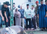 Bersama Keluarga Bupati dan Wabup, Saksikan Pemotongan Hewan Kurban di Islamic Centre Bangkinang   