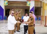 Pemkab Terima dan Lepas Mahasiswa UNRI Kukerta, Sekda Kampar ; Berikan Pengabdian, Aplikasikan Teori Akademis untuk Kemajuan Desa.