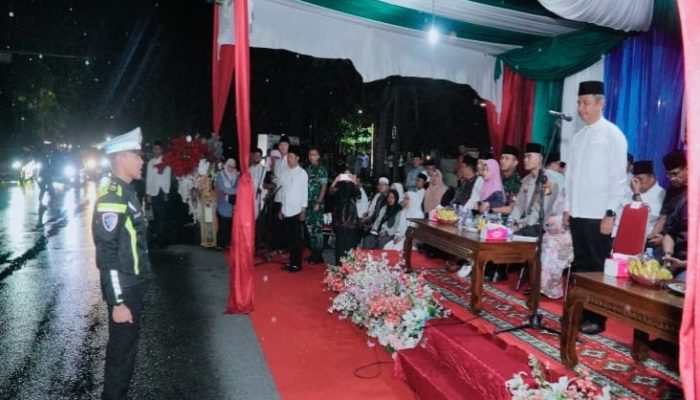 Lepas Pawai Raya Idul Adha 1446 H, Bupati dan Wabup Serta Forkopimda Kampar Pukul Bedug Bersama