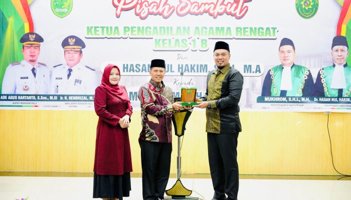 Pisah Sambut Ketua PA Rengat, Bupati Ade Apresiasi Dedikasi Pejabat Lama Dr. Hasan Nul Hakim SHI MA dan Sambut Pejabat Baru Mukhrom SHI MH Dengan Semangat Kekompakan Forkopimda Inhu