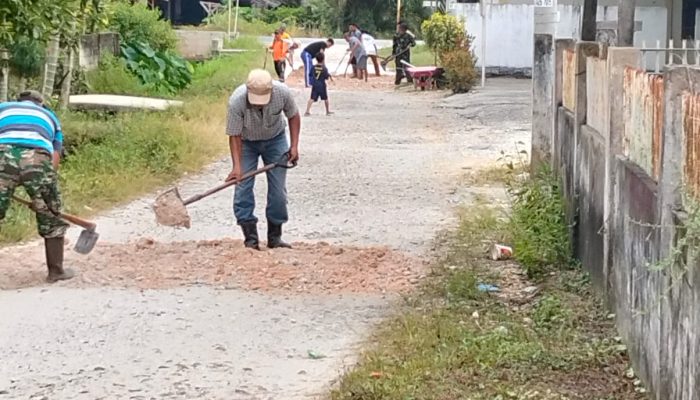 Warga Desa Salo Gelar Gotong Royong Massal: Pacu Pembangunan dan Pererat Silaturahmi