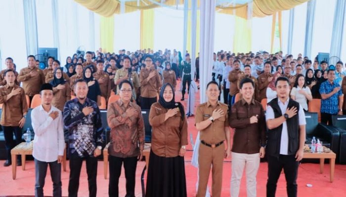Sekda Kampar Hambali Buka Kuliah Perdana Politeknik Kampar diikuti 900 Mahasiswa