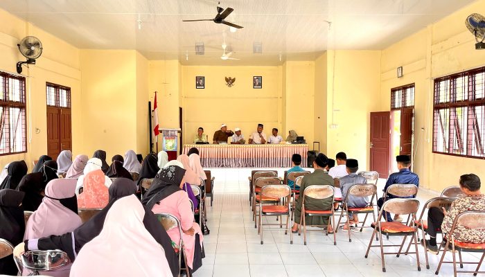 Kepala KUA Salo Buka Secara Resmi TC Calon Peserta Kafilah MTQ Kecamatan Salo