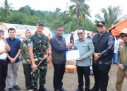 Serahkan Bantuan Bencana ke Tanah Datar, Bupati dan Wabup Sambut Hangat Kehadiran Bupati Kampar Ahmad Yuzar