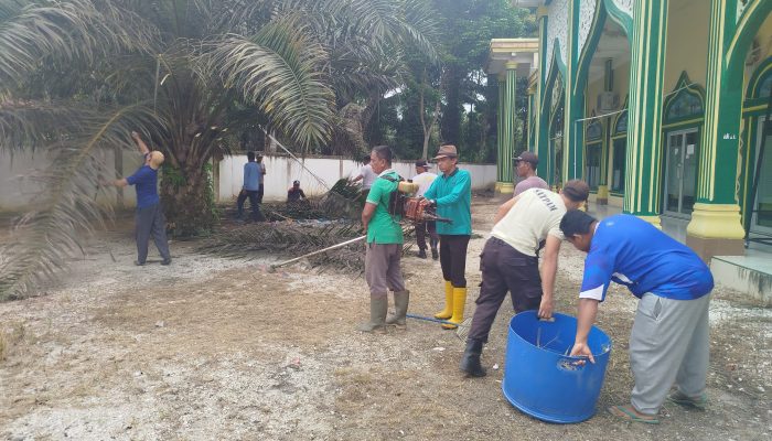 Satpam PT Charoen Pokphand Jaya Farm 2 Gelar Gotong Royong Sambut Ramadhan