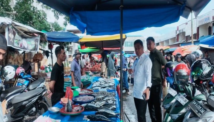 Bupati Kampar Tinjau Pasar Inpres Bangkinang Terkait Stok Komoditi dan Kenyamanan Parkir