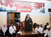 Hj. Adrias Hadiri Buka Puasa Bersama Omputaka dan Santunan Anak Yatim
