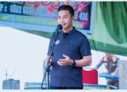 Bupati Kampar Ahmad Yuzar Lepas Start Lomba Pacu Sampan Sempena HUT ke-76 Kampar