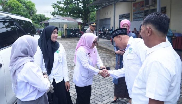 Wabup Kampar Misharti Hadiri Halal bi Halal Desa Kubang Jaya Siak Hulu   