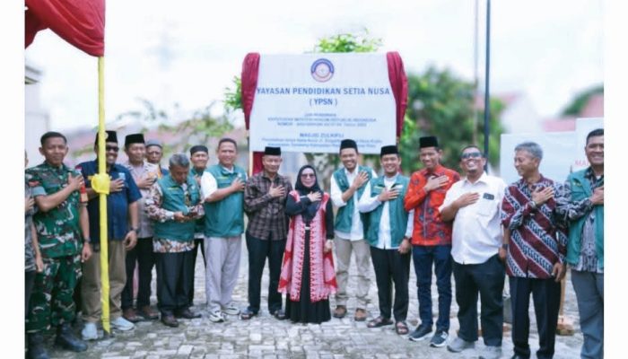 Wakil Bupati Kampar Awali Peresmian YPSN dan Peletakan Batu Pertama Pembangunan MDTA Setia Nusa.